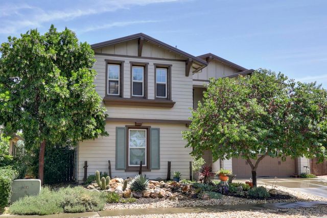 2133 Greatfield Dr, Roseville, CA 95747