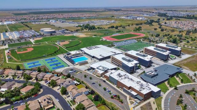 2133 Greatfield Dr, Roseville, CA 95747