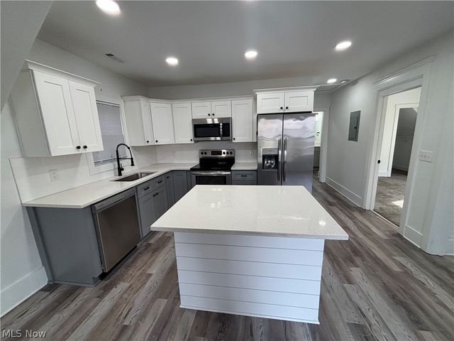 4115 Whitman Avenue UP, Cleveland, OH 44113