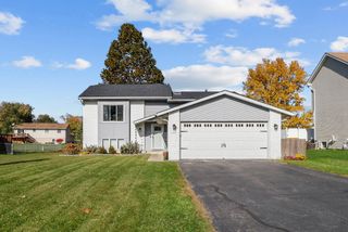 3984 Kingsway Drive, Crown Point, IN 46307