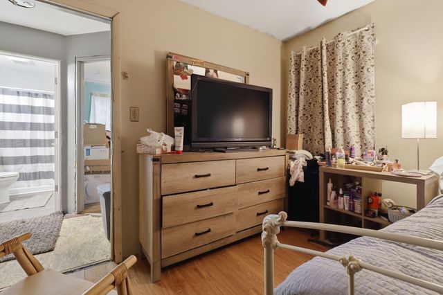 1611 Weymouth Street, West Bloomfield, MI 48324