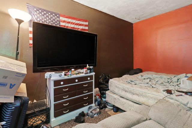 1611 Weymouth Street, West Bloomfield, MI 48324