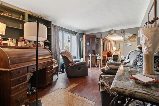 1611 Weymouth Street, West Bloomfield, MI 48324