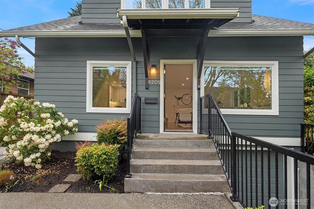 8205 18th Avenue NE, Seattle, WA 98115
