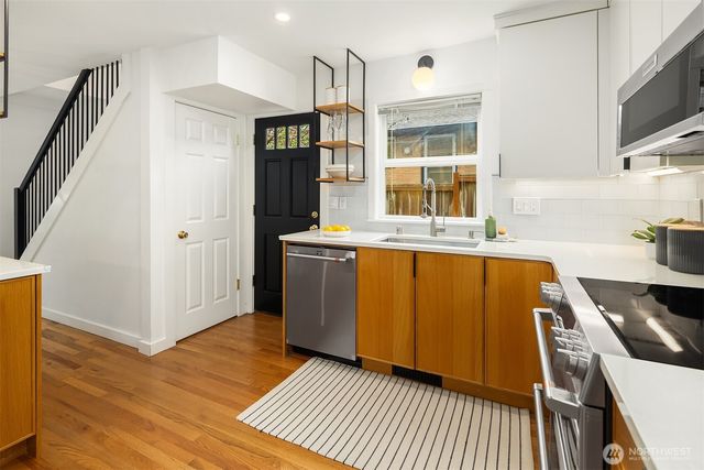 8205 18th Avenue NE, Seattle, WA 98115
