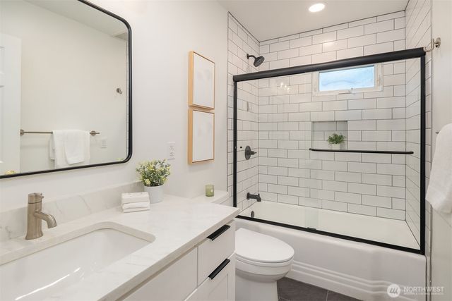 8205 18th Avenue NE, Seattle, WA 98115