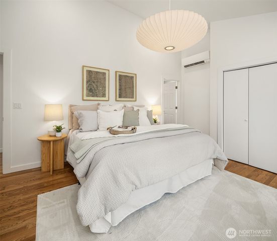 8205 18th Avenue NE, Seattle, WA 98115