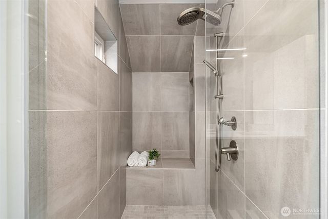8205 18th Avenue NE, Seattle, WA 98115