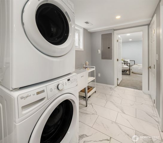 8205 18th Avenue NE, Seattle, WA 98115
