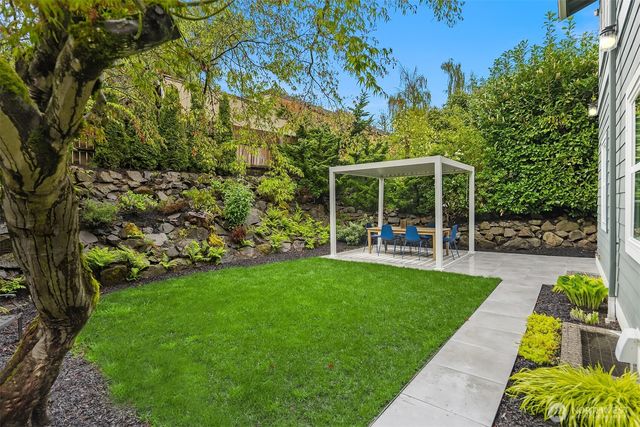 8205 18th Avenue NE, Seattle, WA 98115