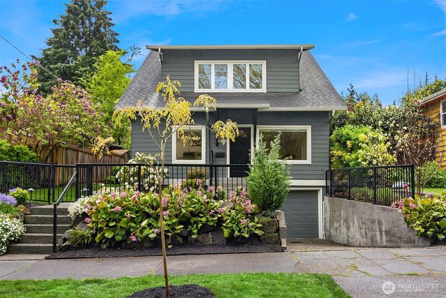 8205 18th Avenue NE, Seattle, WA 98115