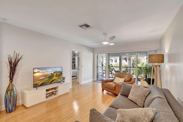 201 Venetian Drive 4, Delray Beach, FL 33483