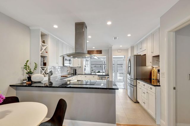 201 Venetian Drive 4, Delray Beach, FL 33483