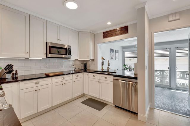 201 Venetian Drive 4, Delray Beach, FL 33483