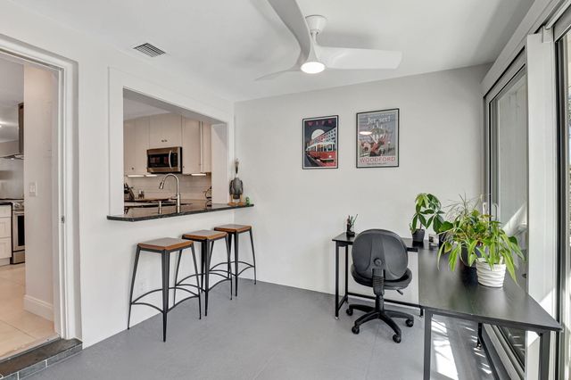 201 Venetian Drive 4, Delray Beach, FL 33483