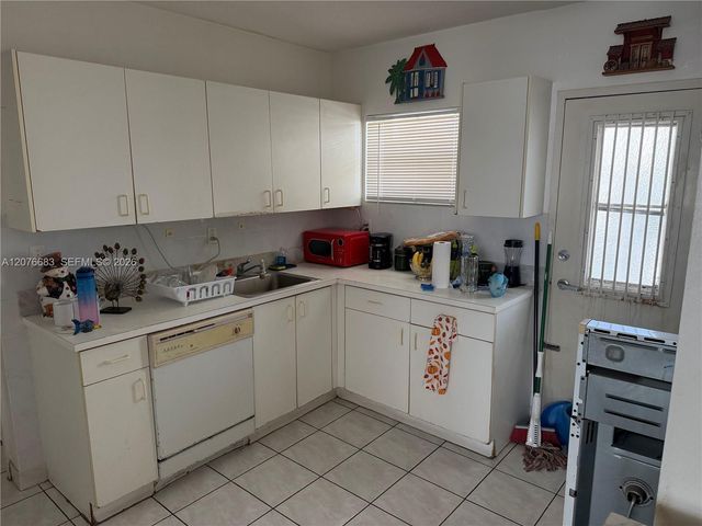 1300 Lincoln Road E705, Miami Beach, FL 33139