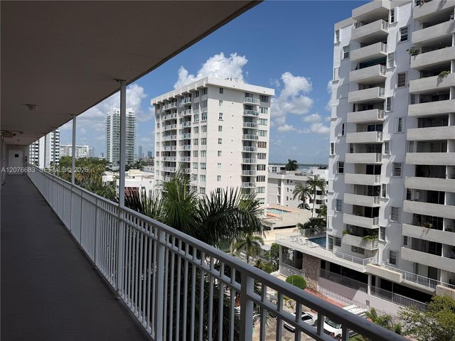 1300 Lincoln Road E705, Miami Beach, FL 33139