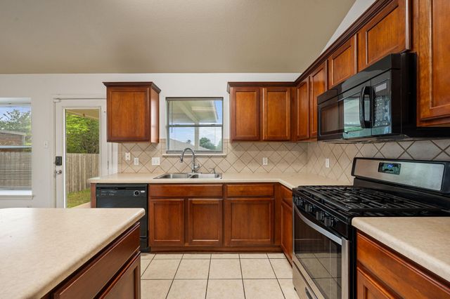 3232 Clinton PL, Round Rock, TX 78665