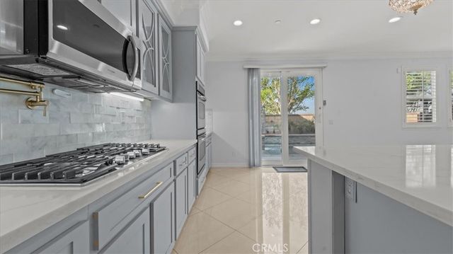 5448 Turin Way, Fontana, CA 92336