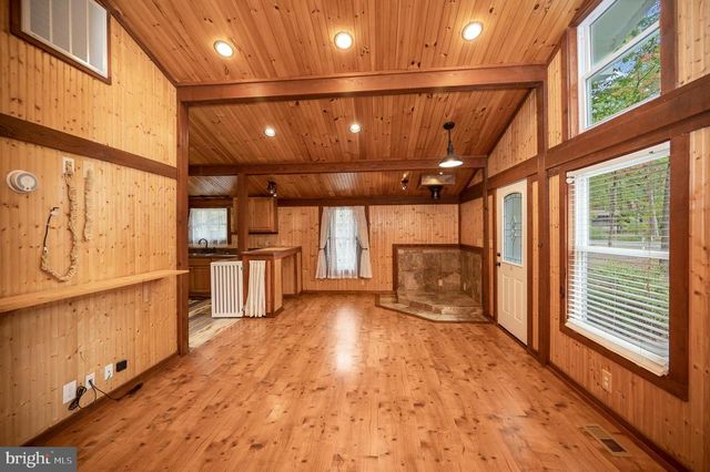 4239 LAKEVIEW PKWY, Locust Grove, VA 22508