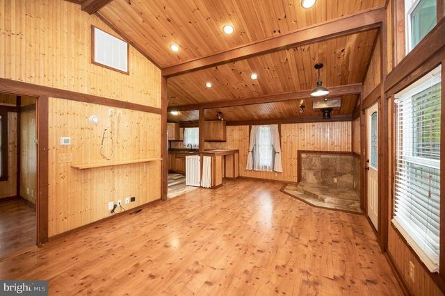 4239 LAKEVIEW PKWY, Locust Grove, VA 22508