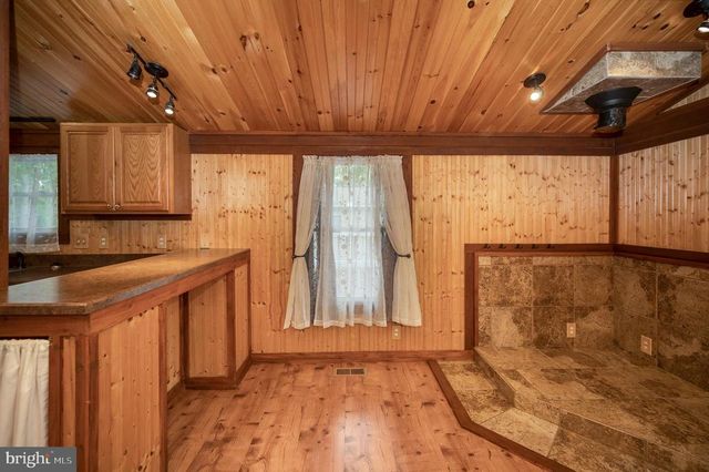 4239 LAKEVIEW PKWY, Locust Grove, VA 22508