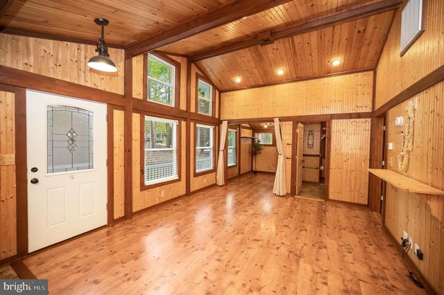 4239 LAKEVIEW PKWY, Locust Grove, VA 22508