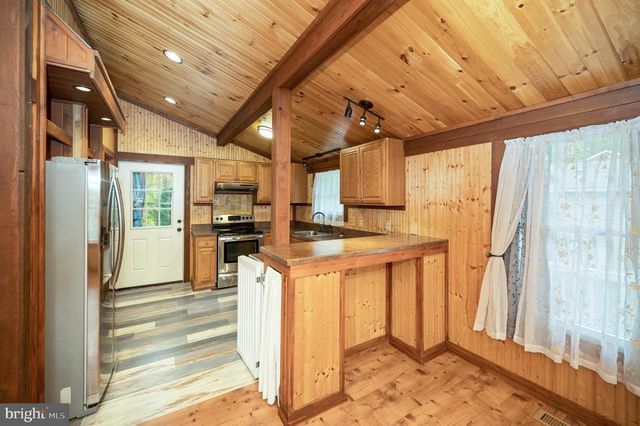 4239 LAKEVIEW PKWY, Locust Grove, VA 22508