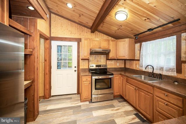 4239 LAKEVIEW PKWY, Locust Grove, VA 22508