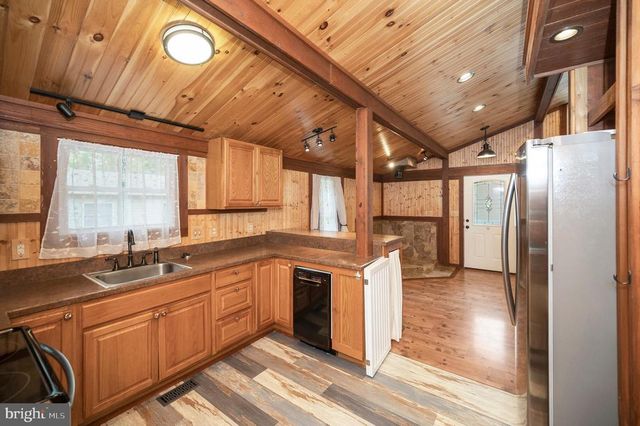 4239 LAKEVIEW PKWY, Locust Grove, VA 22508