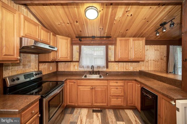 4239 LAKEVIEW PKWY, Locust Grove, VA 22508