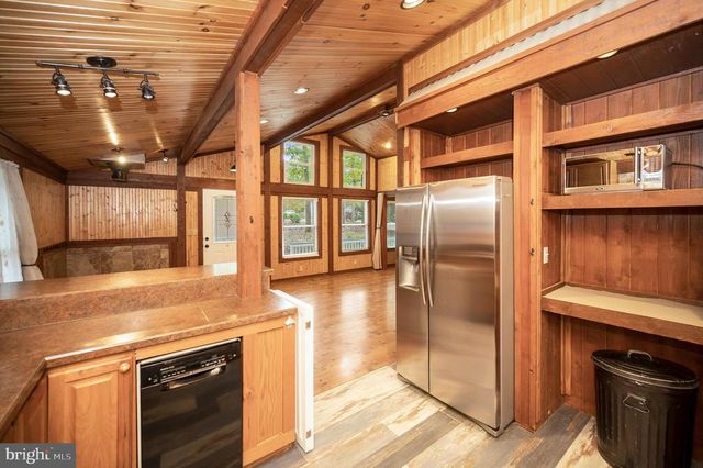 4239 LAKEVIEW PKWY, Locust Grove, VA 22508