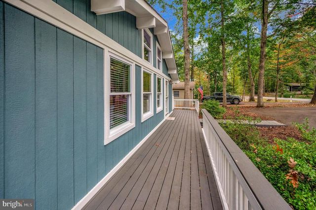 4239 LAKEVIEW PKWY, Locust Grove, VA 22508