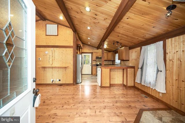 4239 LAKEVIEW PKWY, Locust Grove, VA 22508