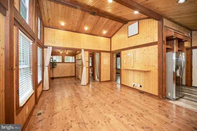 4239 LAKEVIEW PKWY, Locust Grove, VA 22508