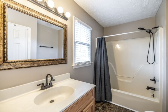 103 Forrest Ln, White House, TN 37188