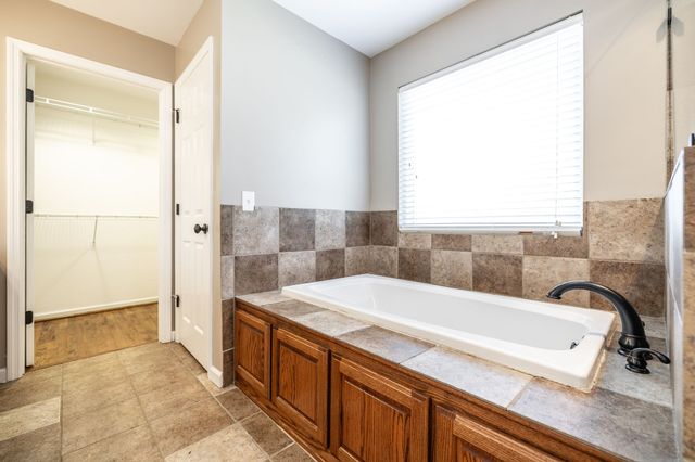 103 Forrest Ln, White House, TN 37188