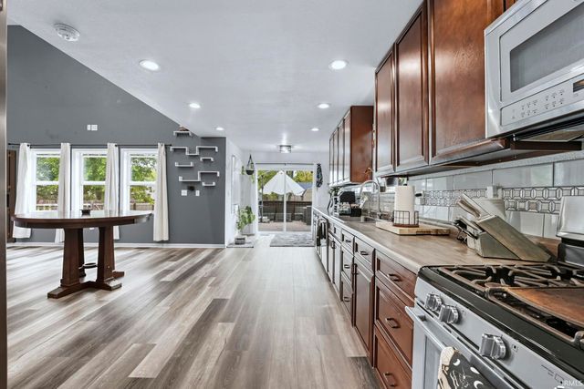 1304 Garden Club Drive, Fort Wayne, IN 46825