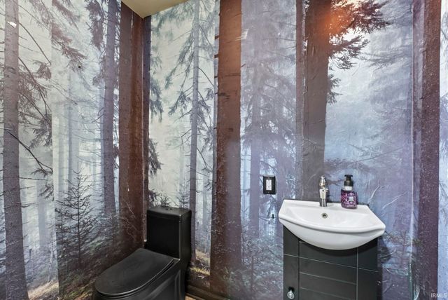 1304 Garden Club Drive, Fort Wayne, IN 46825