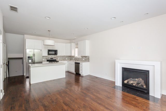 3508 N Sacramento Avenue 1S, Chicago, IL 60618