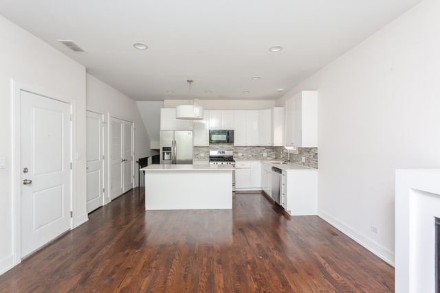 3508 N Sacramento Avenue 1S, Chicago, IL 60618