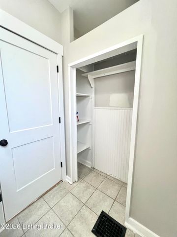 2015 Fort St, Louisville, KY 40217