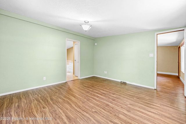 27137 Lambeth Road, Brooksville, FL 34602