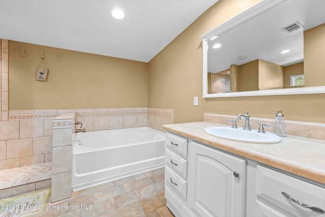 27137 Lambeth Road, Brooksville, FL 34602