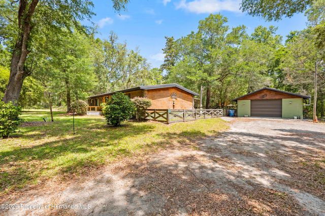 27137 Lambeth Road, Brooksville, FL 34602