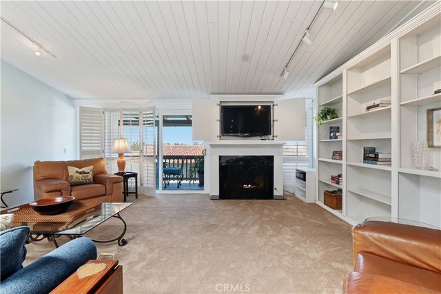 1966 Vista Caudal, Newport Beach, CA 92660