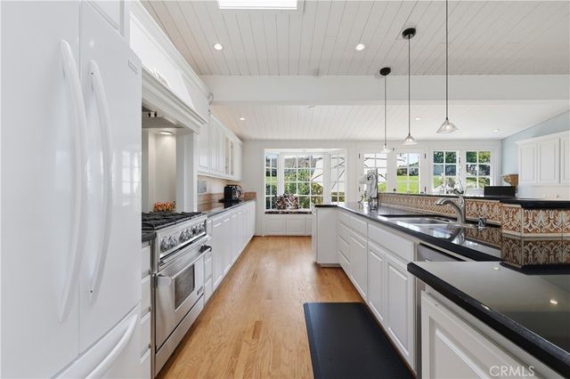 1966 Vista Caudal, Newport Beach, CA 92660