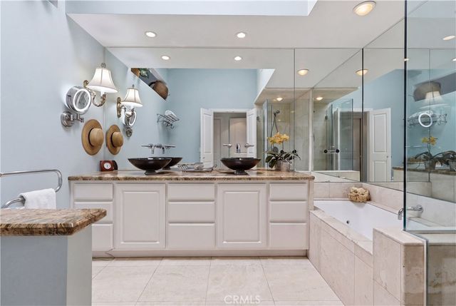 1966 Vista Caudal, Newport Beach, CA 92660
