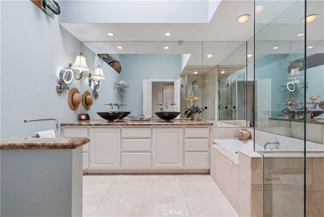 1966 Vista Caudal, Newport Beach, CA 92660