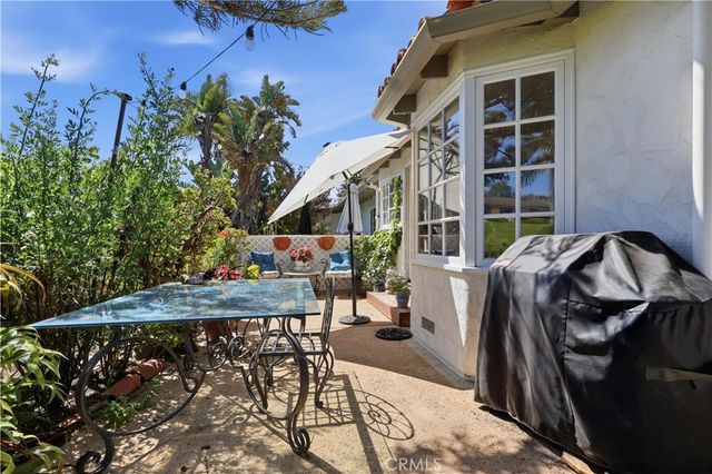 1966 Vista Caudal, Newport Beach, CA 92660